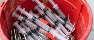 Как правильно утилизировать использованные шприцы и иглы дома: безопасность, ответственность и простые шаги